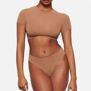 skims fits everybody super cropped t shirt in sienna